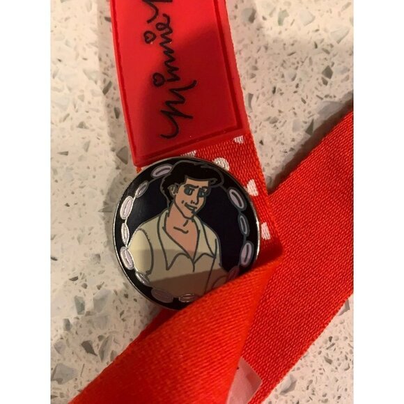 Minnie Mouse lanyard with pins  bu - Picture 5 of 8
